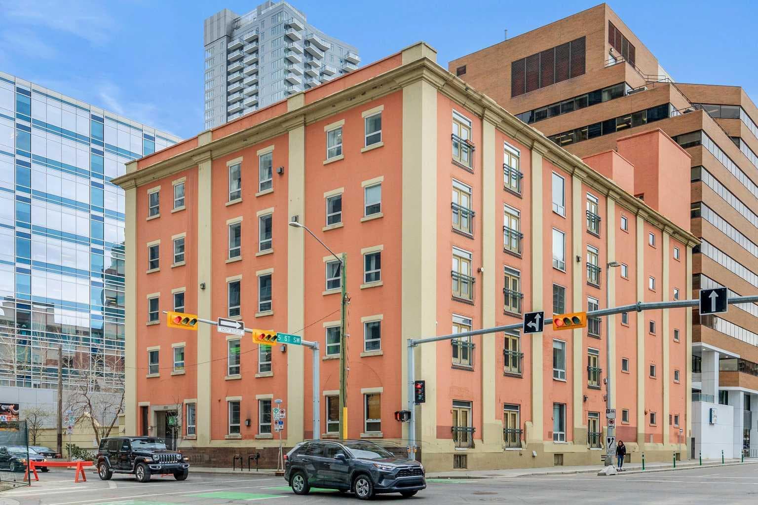 401, 535 10 Avenue SW — photo 1