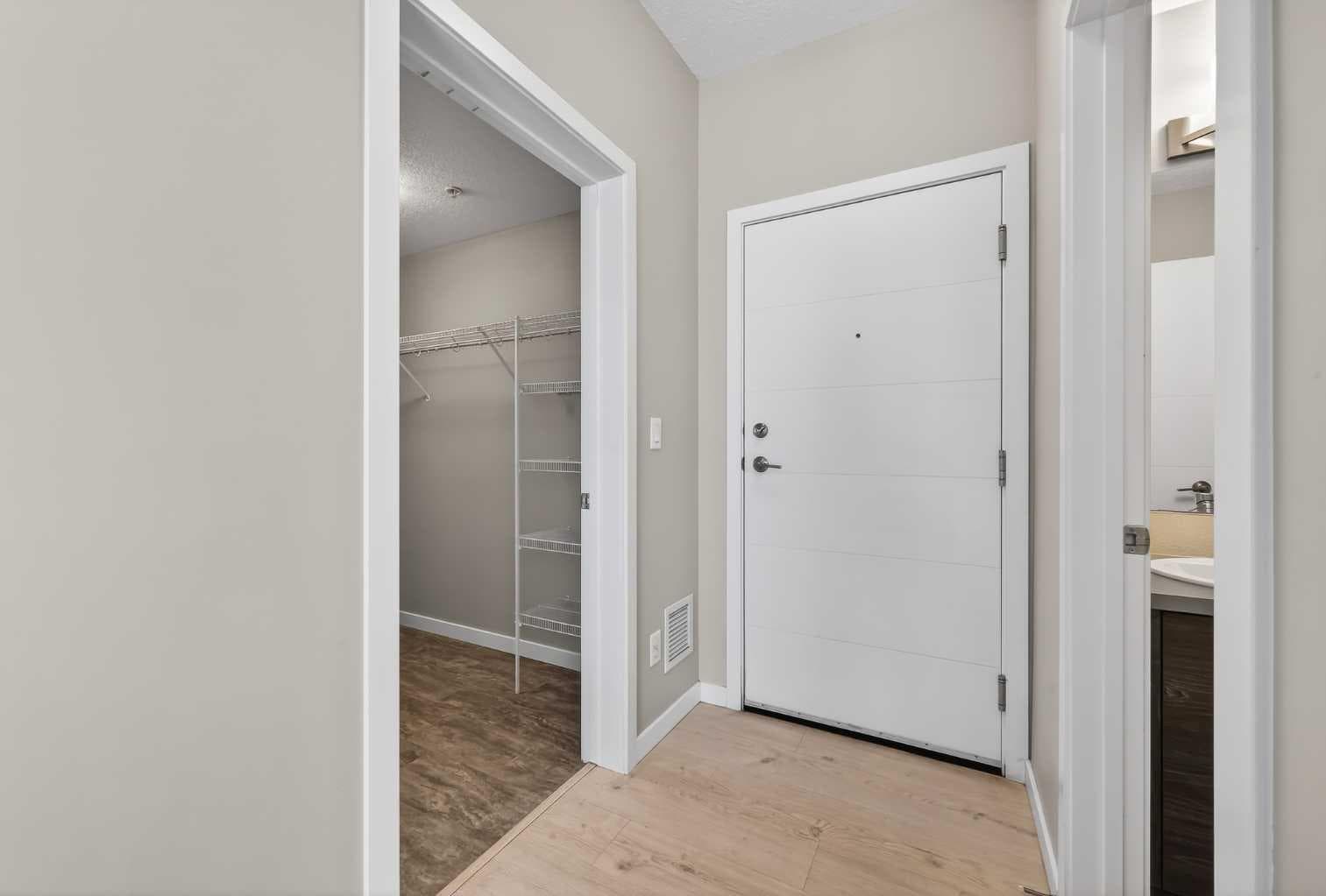 407, 122 Mahogany Centre SE — photo 3