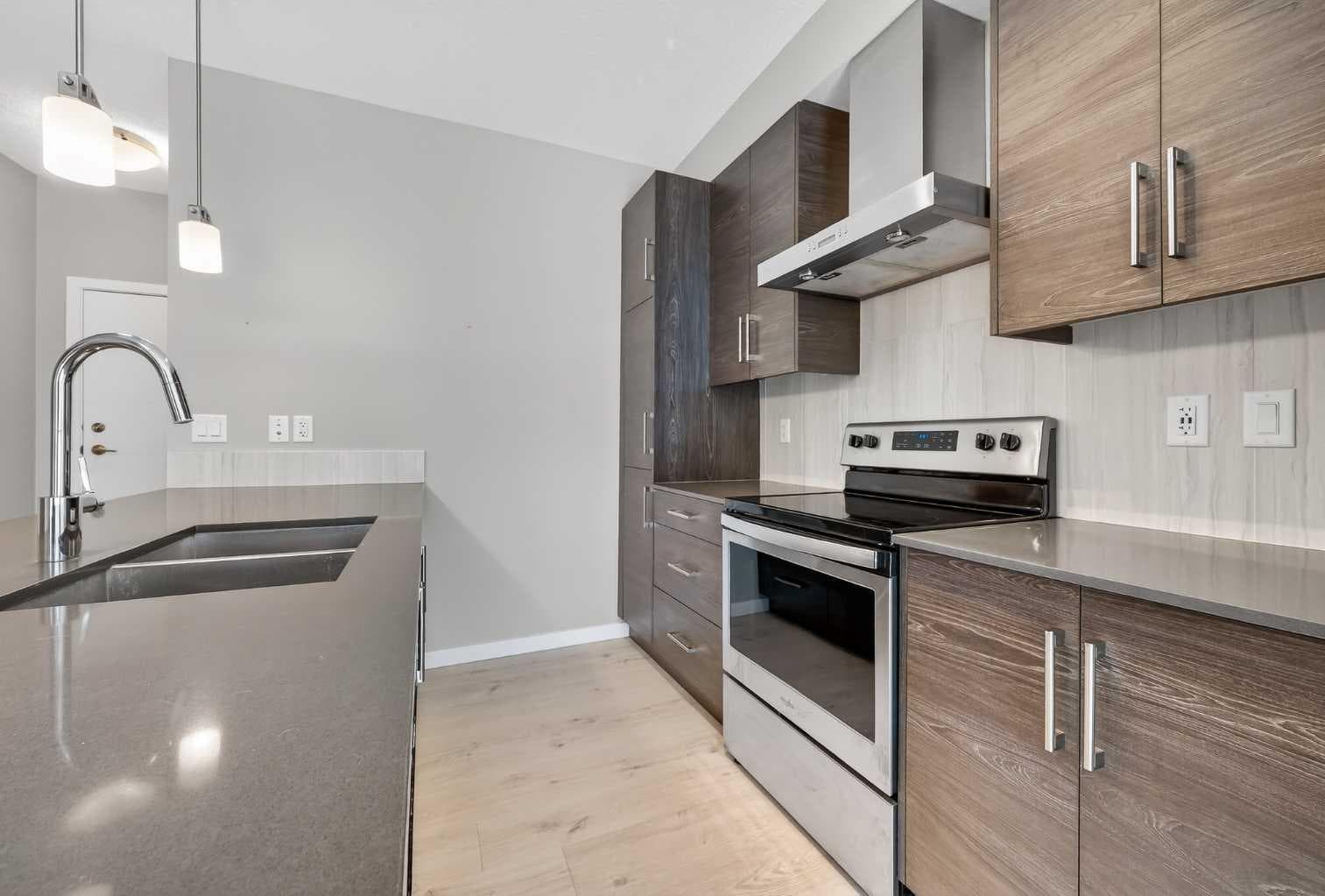 407, 122 Mahogany Centre SE — photo 5
