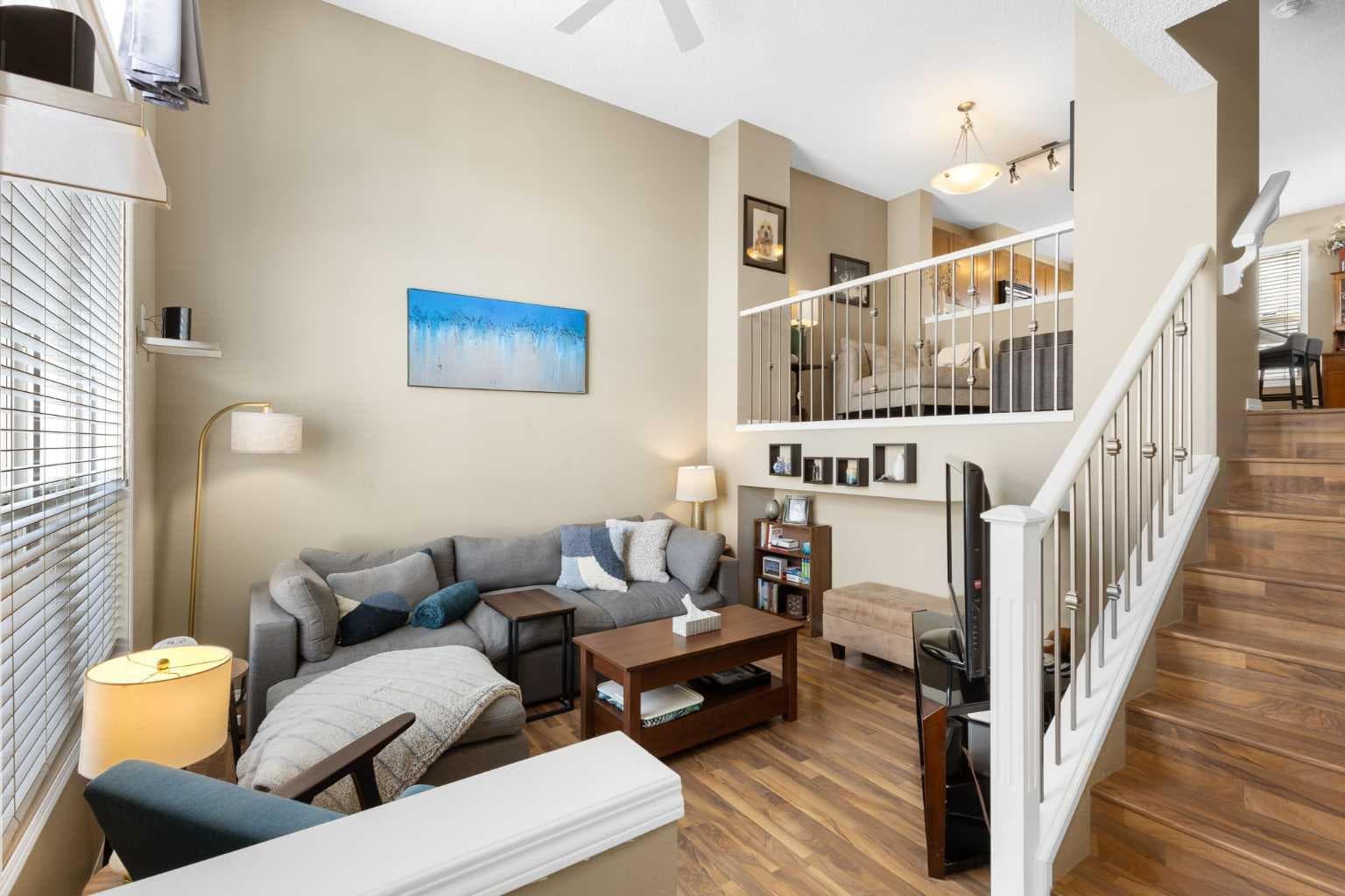 241 Elgin Gardens SE — photo 3