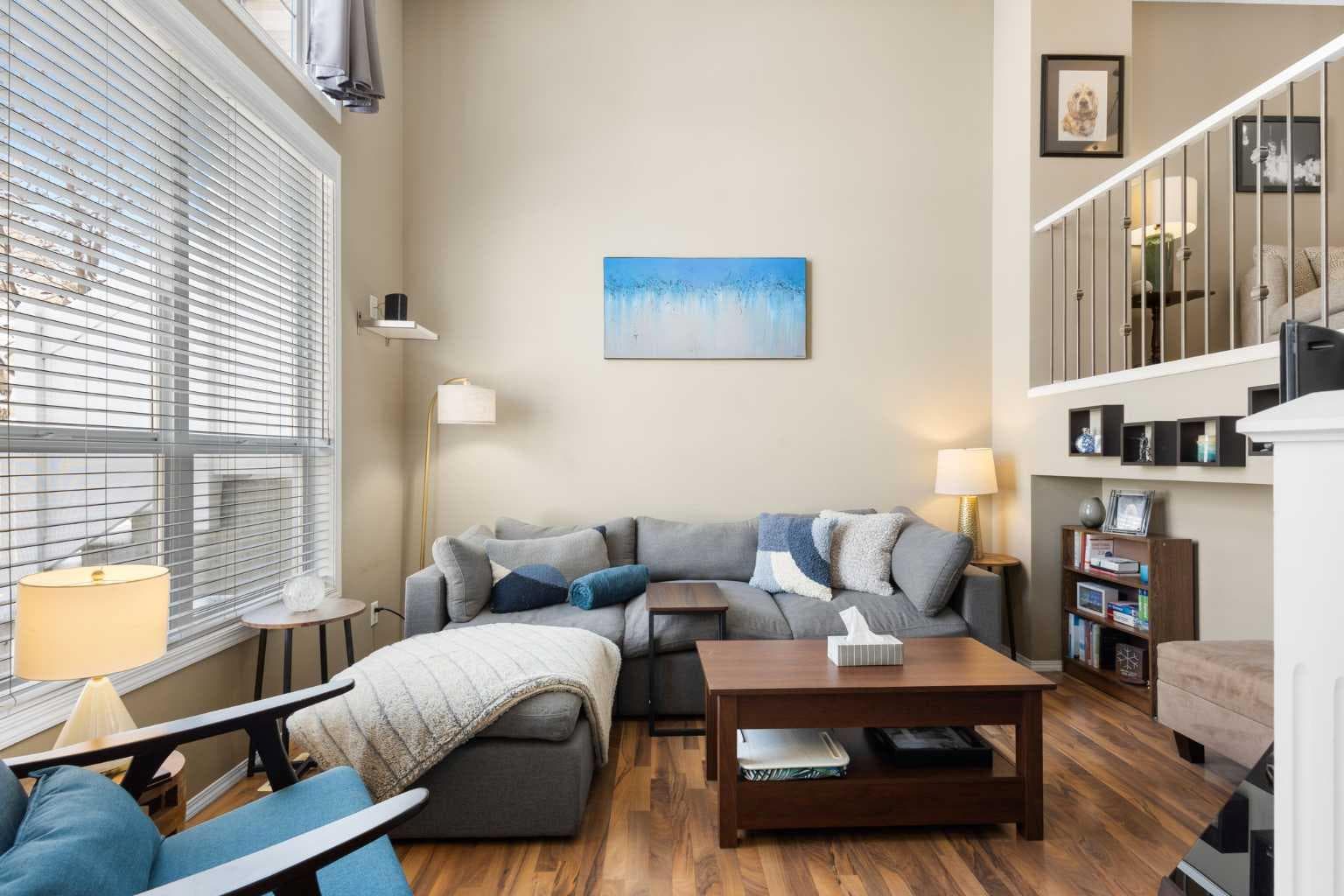 241 Elgin Gardens SE — photo 4