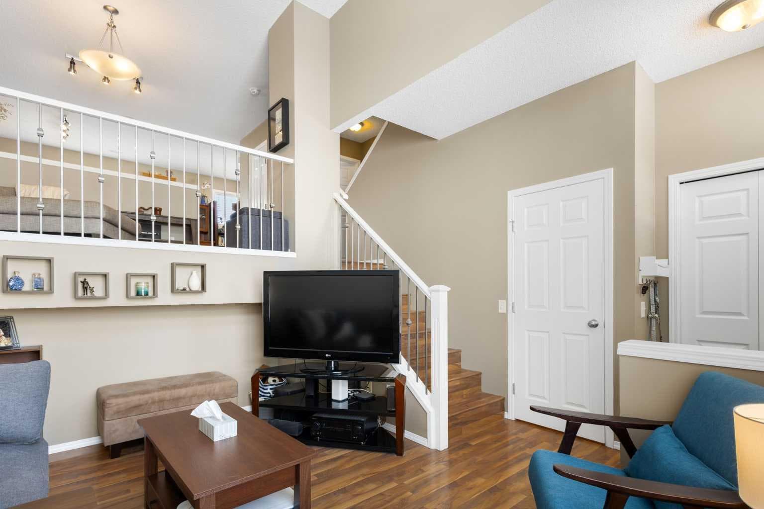 241 Elgin Gardens SE — photo 5
