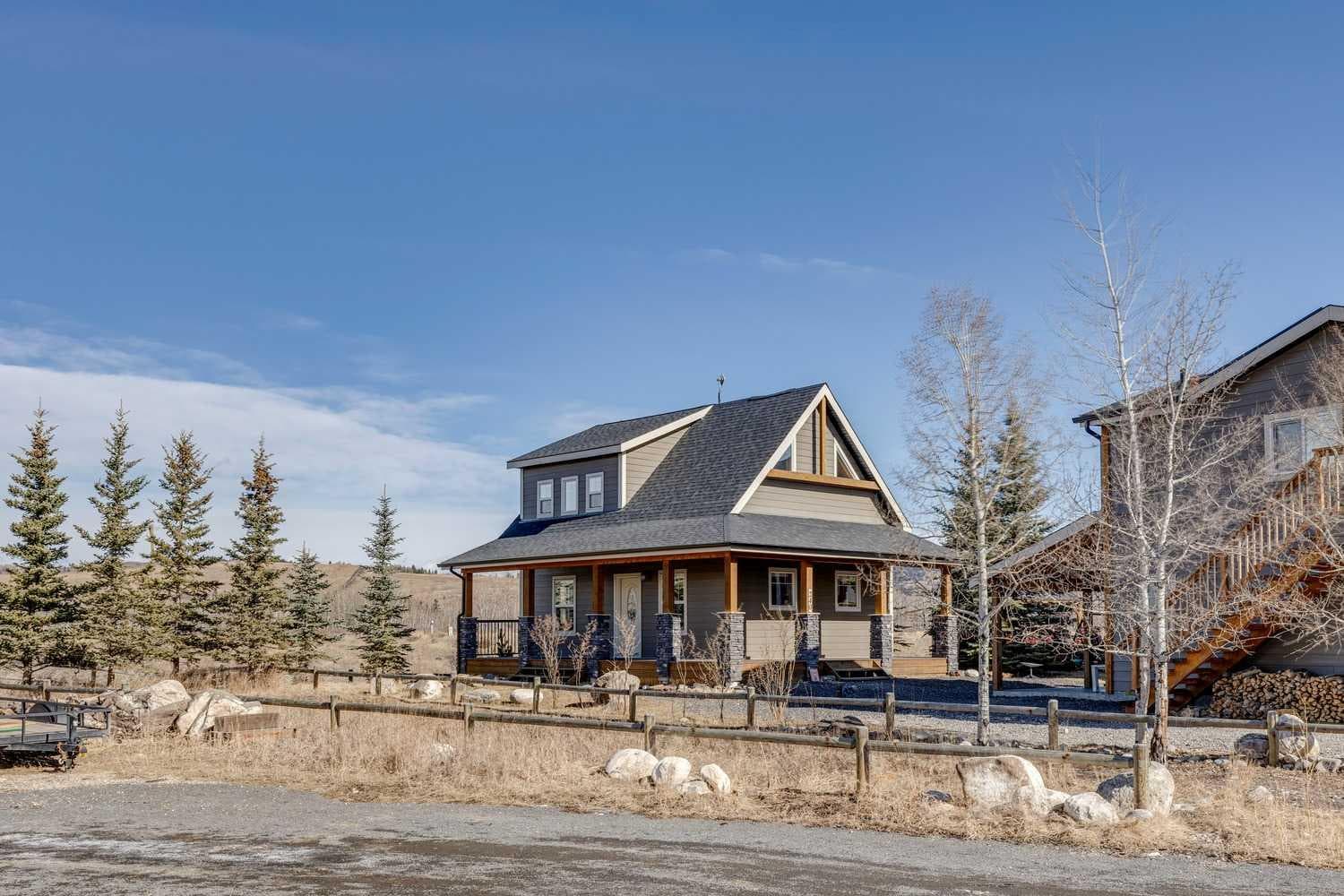 240 Cottageclub Crescent — photo 2