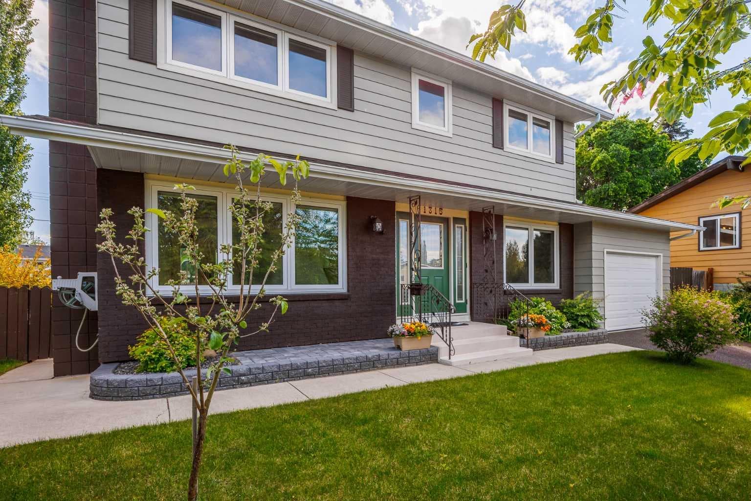 1315 Lake Michigan Crescent SE — photo 1