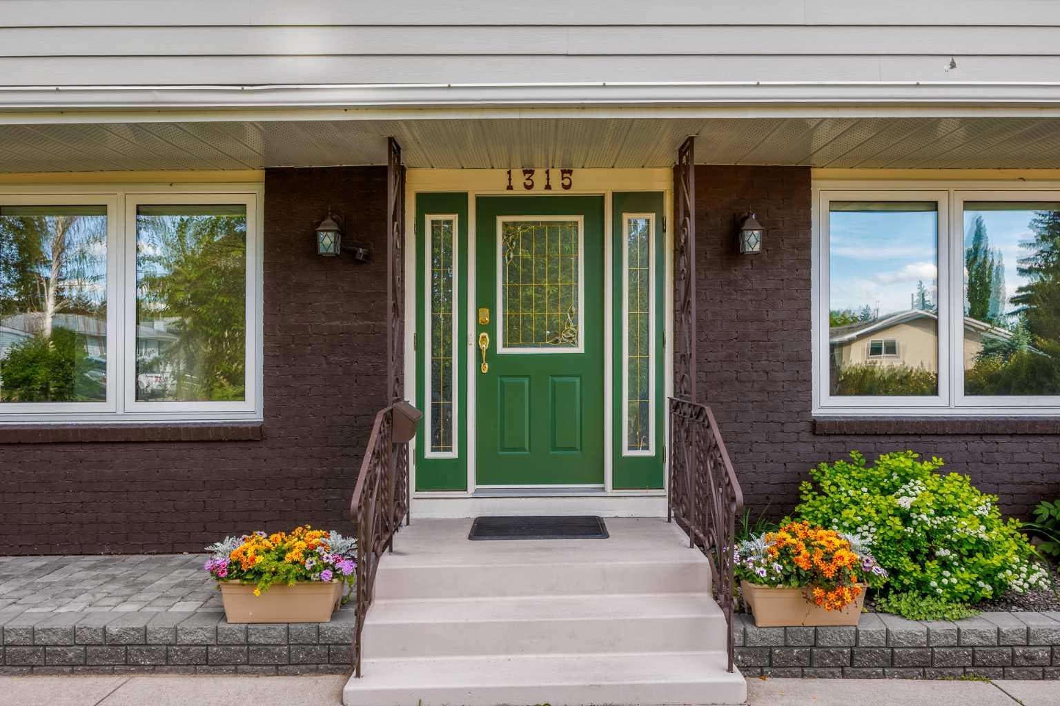 1315 Lake Michigan Crescent SE — photo 4