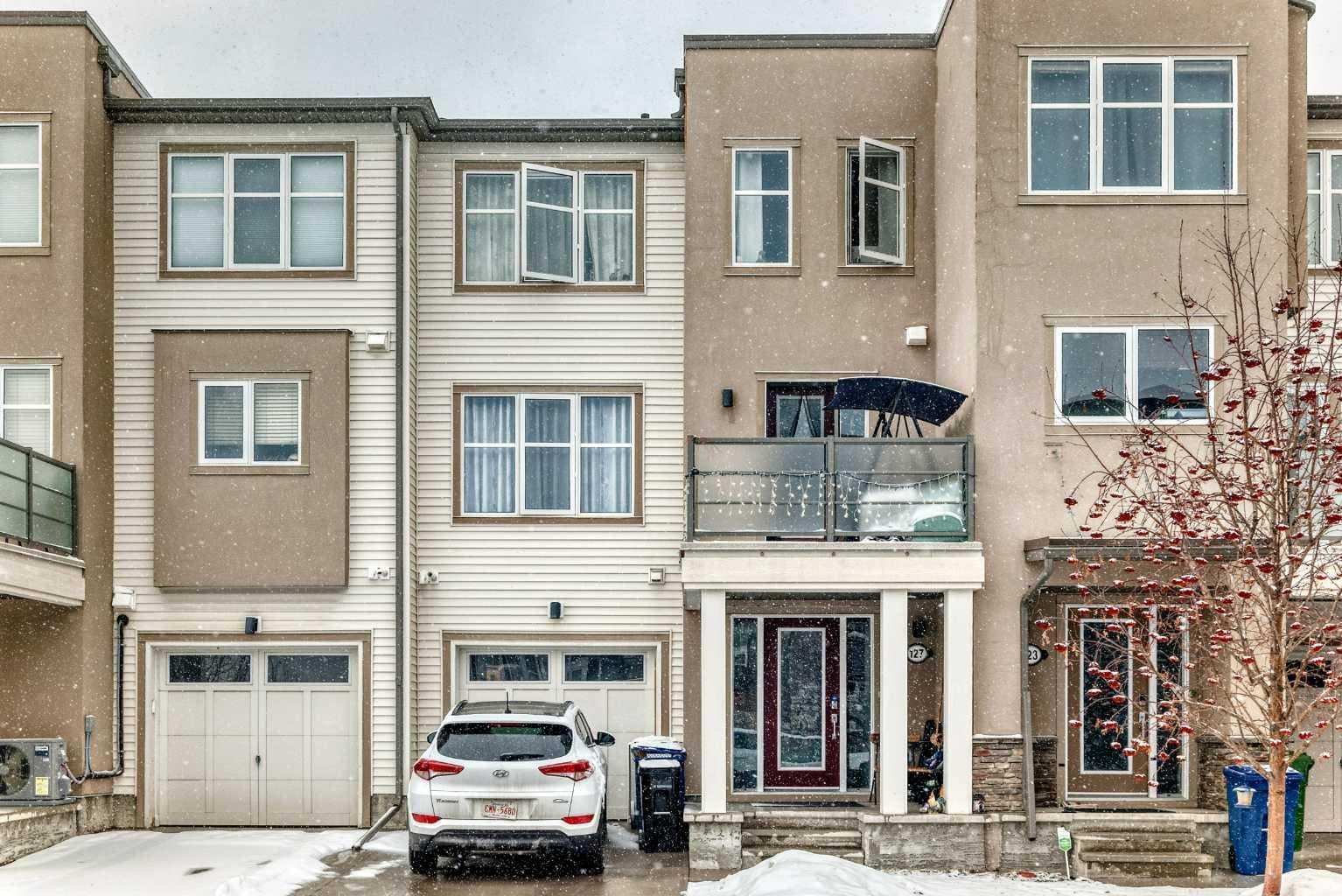 127 Windford Gardens SW — photo 1