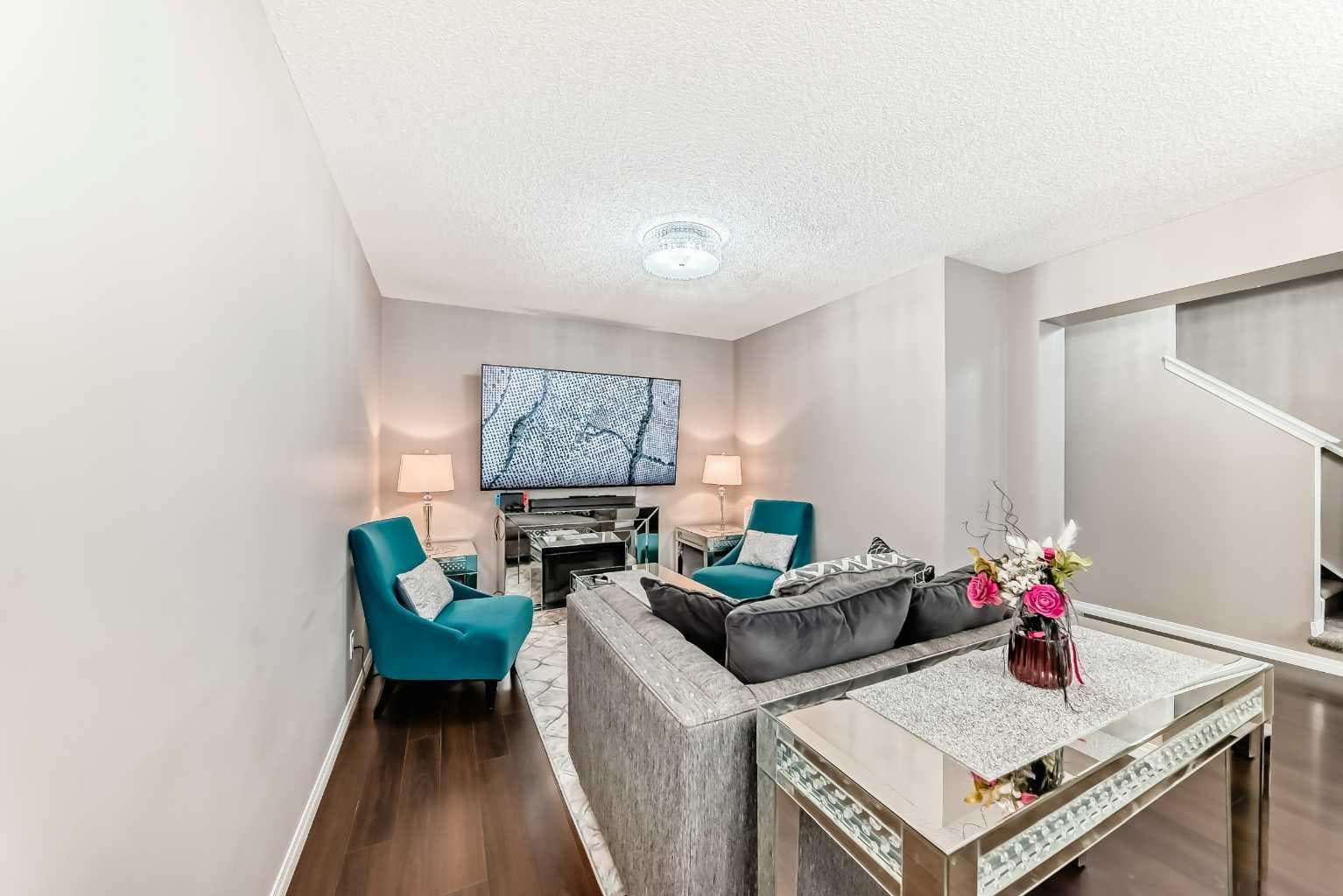 127 Windford Gardens SW — photo 3