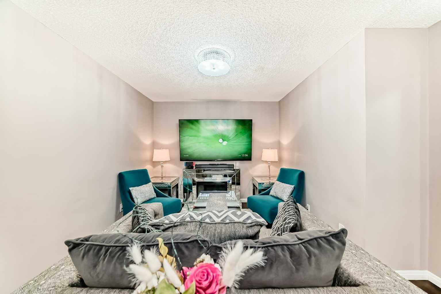 127 Windford Gardens SW — photo 4