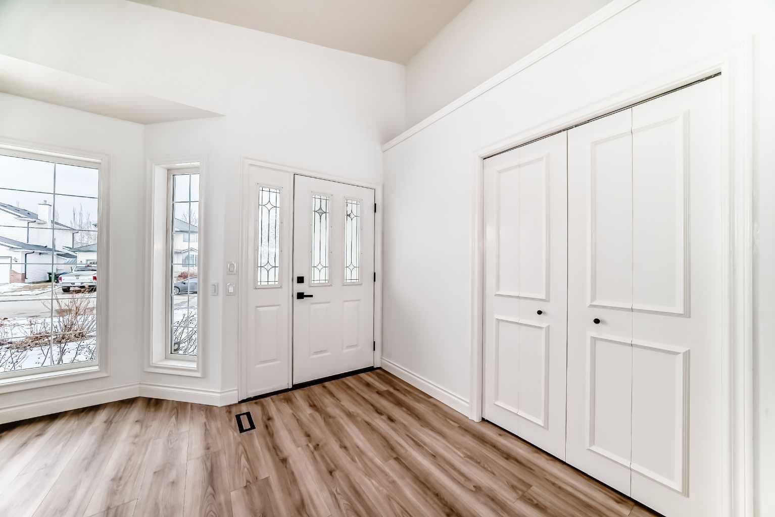 228 Woodside Crescent NW — photo 3