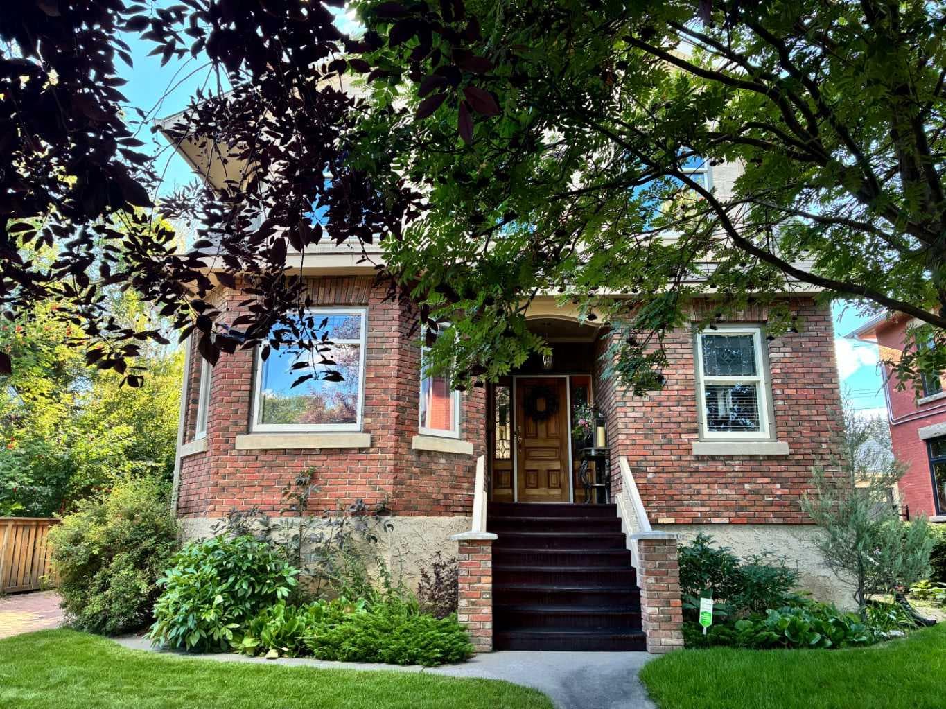 1727 24 Street SW — photo 2