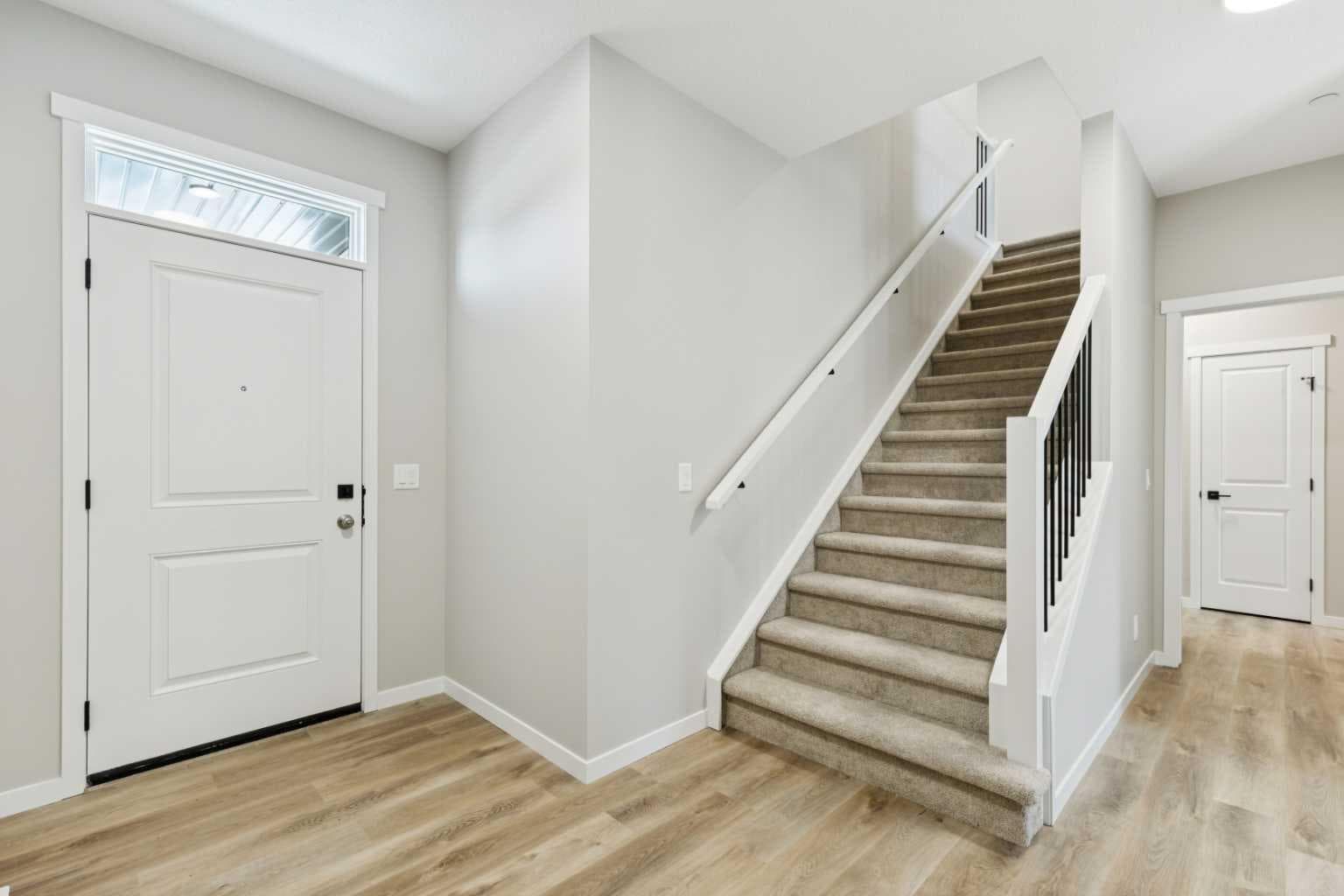 302 Hotchkiss Common SE — photo 2