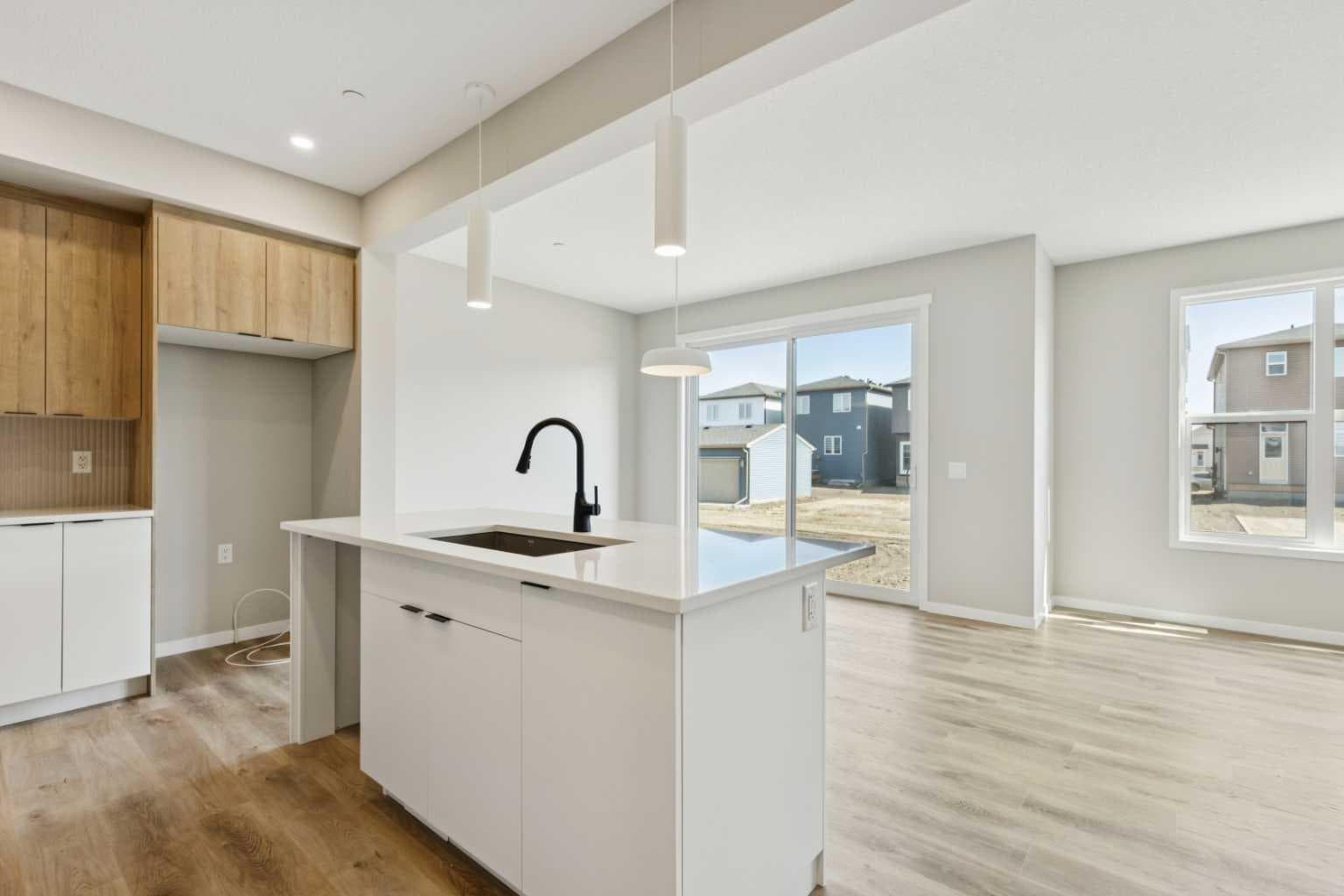 302 Hotchkiss Common SE — photo 4