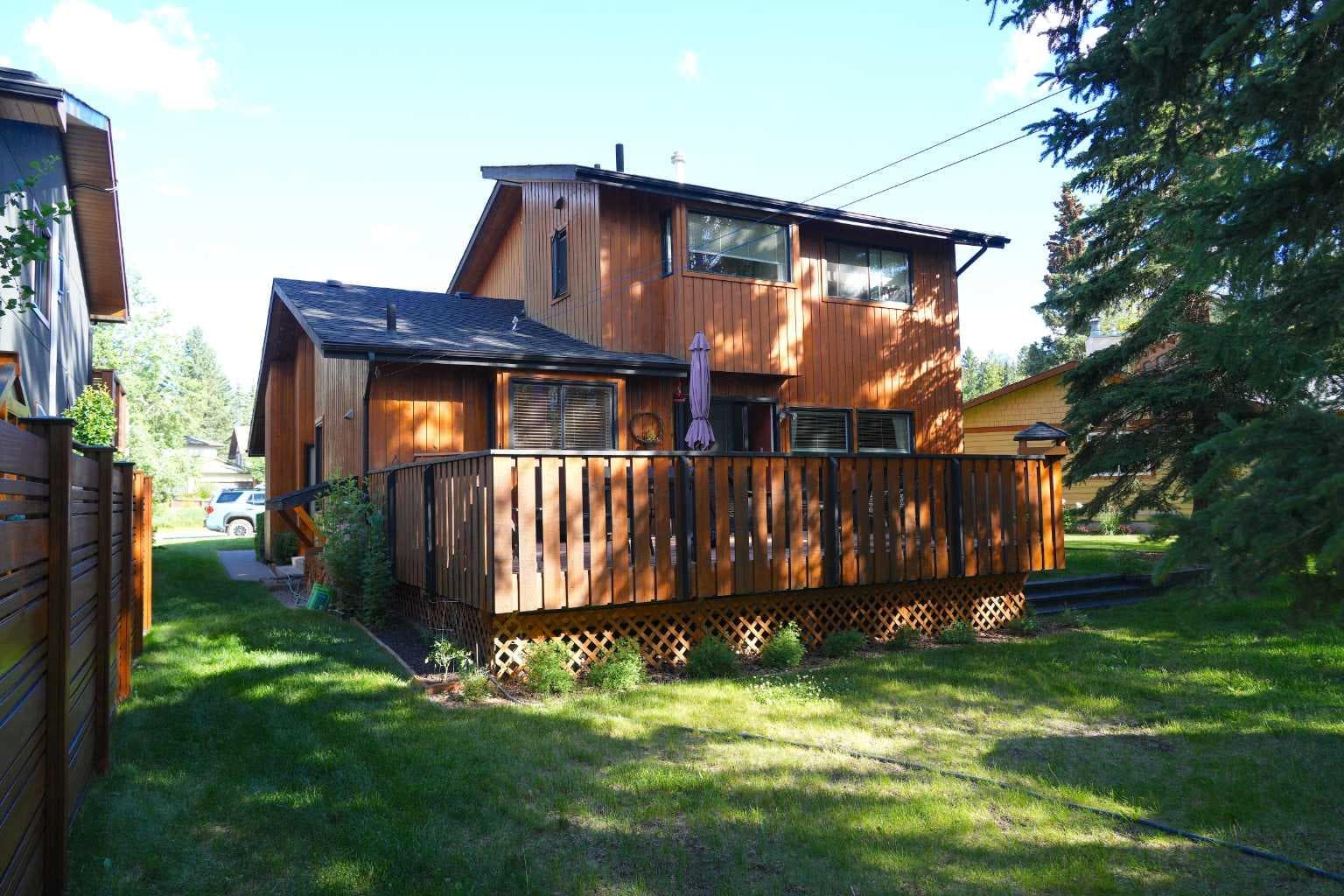 803 800 Larch Place — photo 2
