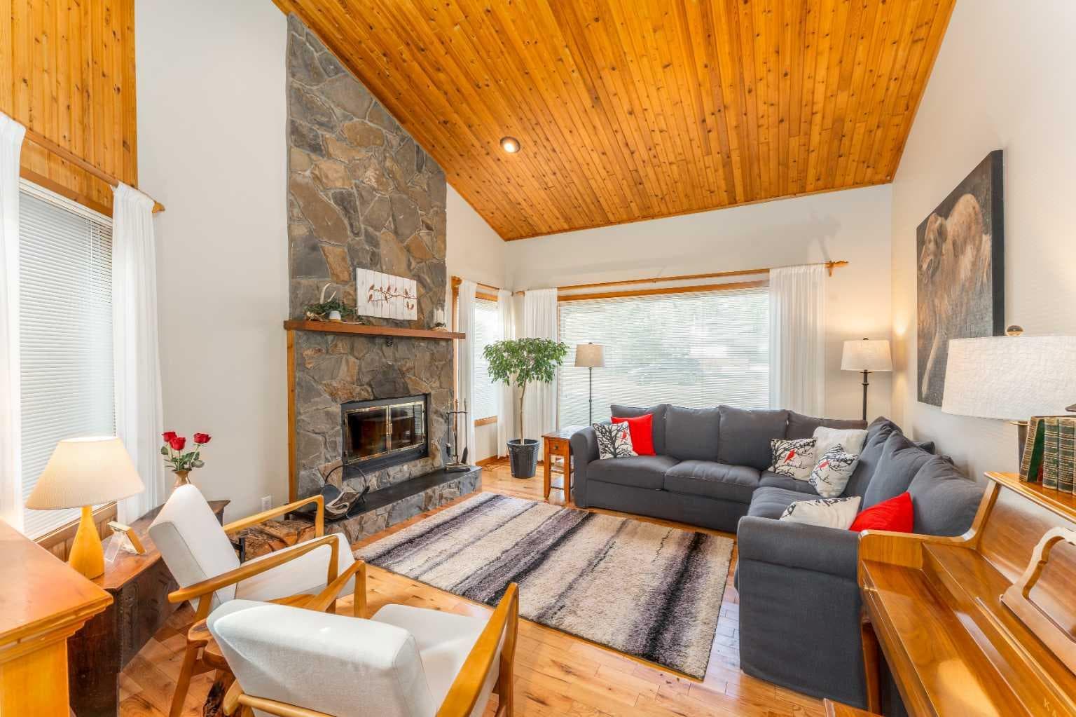 803 800 Larch Place — photo 5