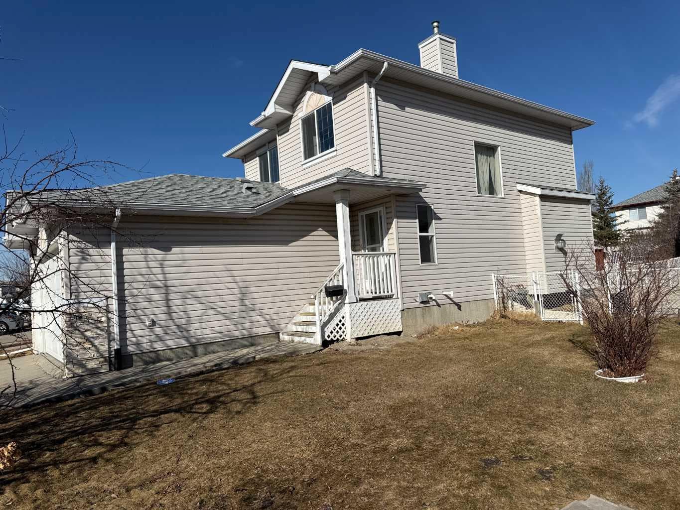 244 Los Alamos Place NE — photo 2