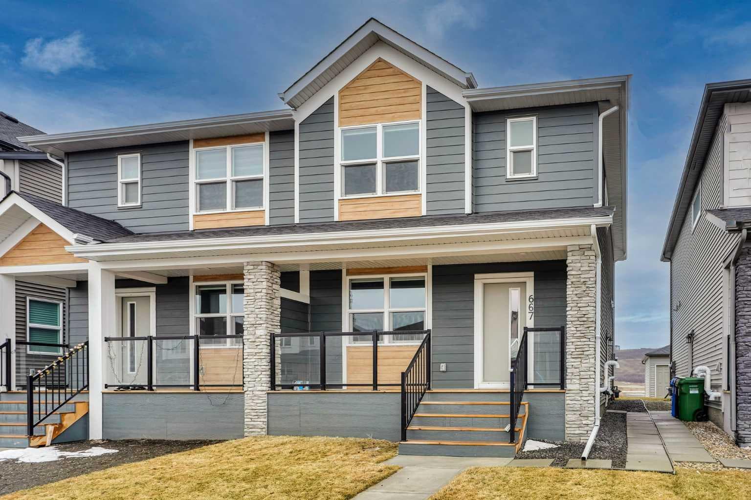 667 Wolf Willow Boulevard SE — photo 3