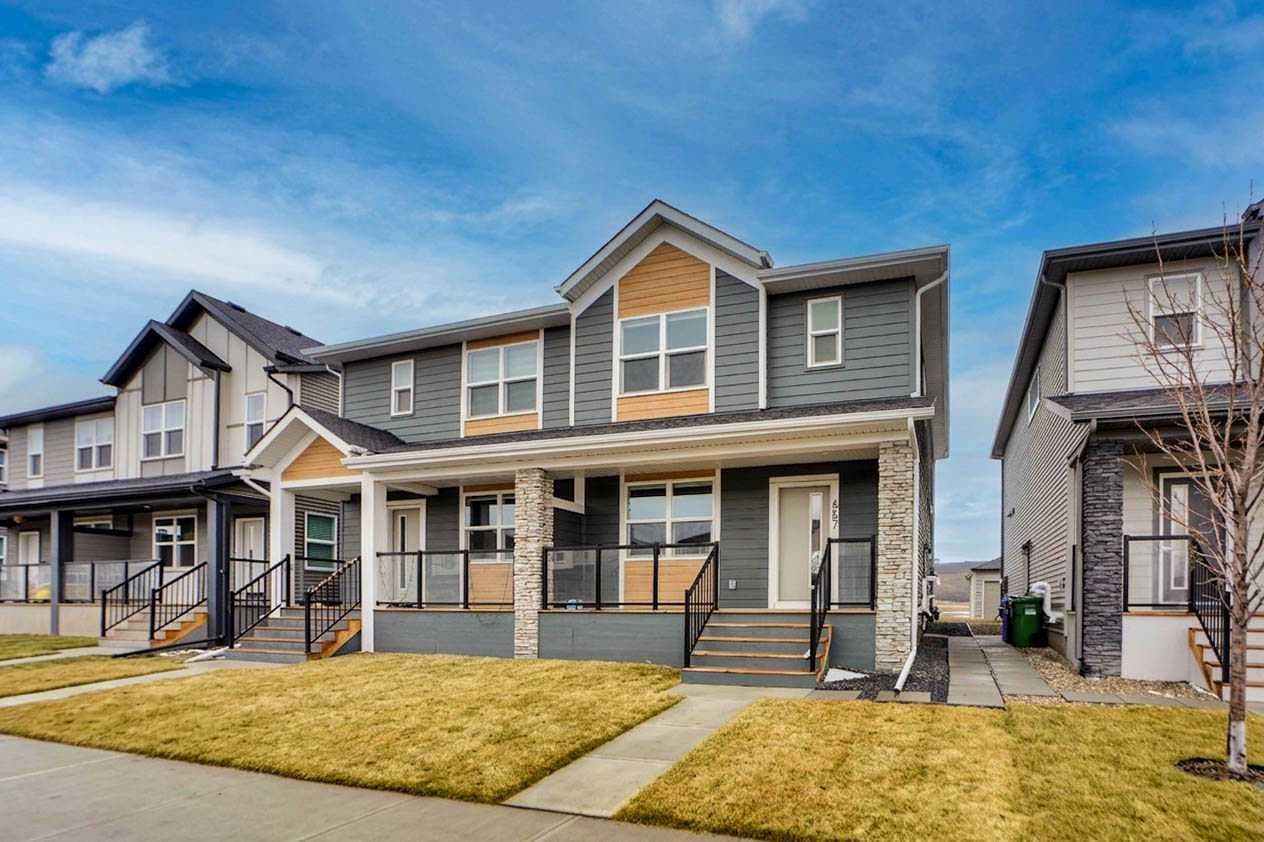 667 Wolf Willow Boulevard SE — photo 4