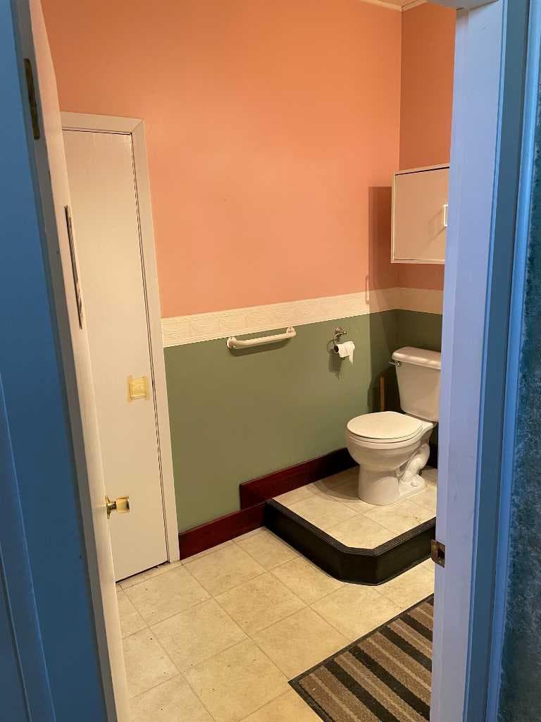 228 Centre Street NE — photo 3