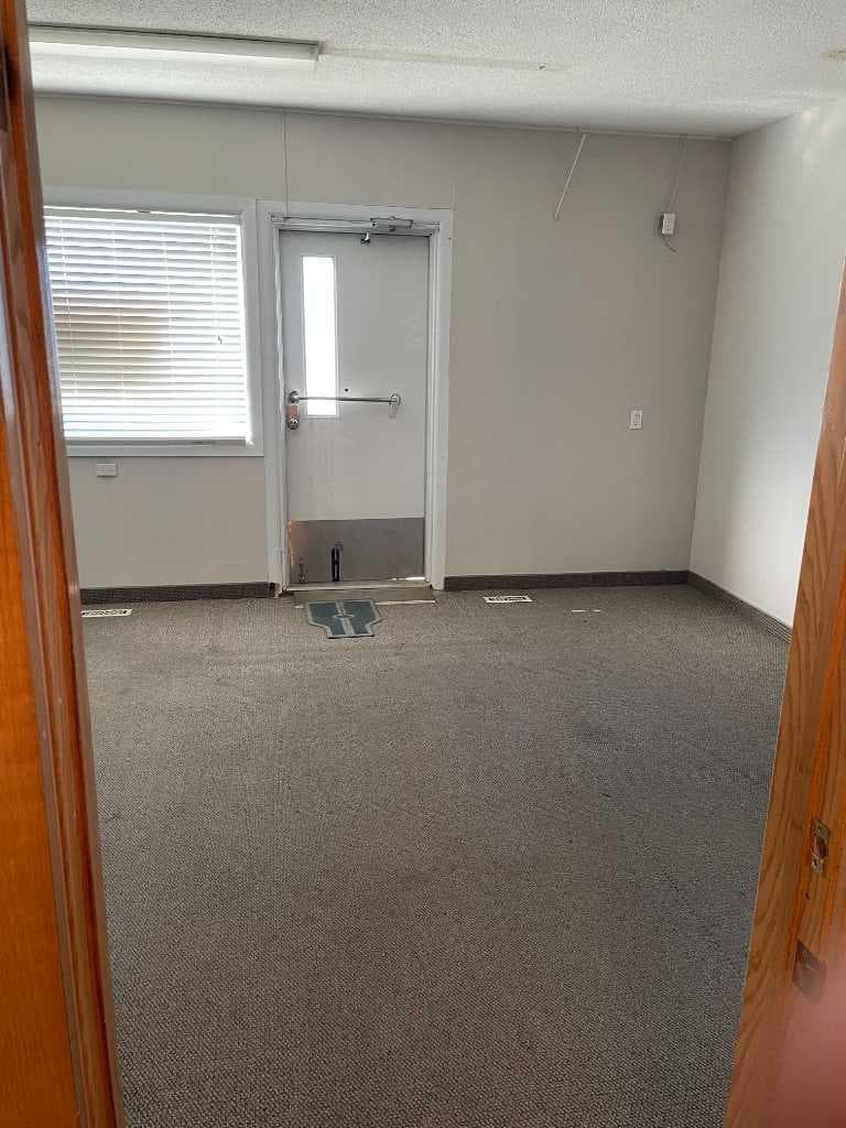 228 Centre Street NE — photo 5