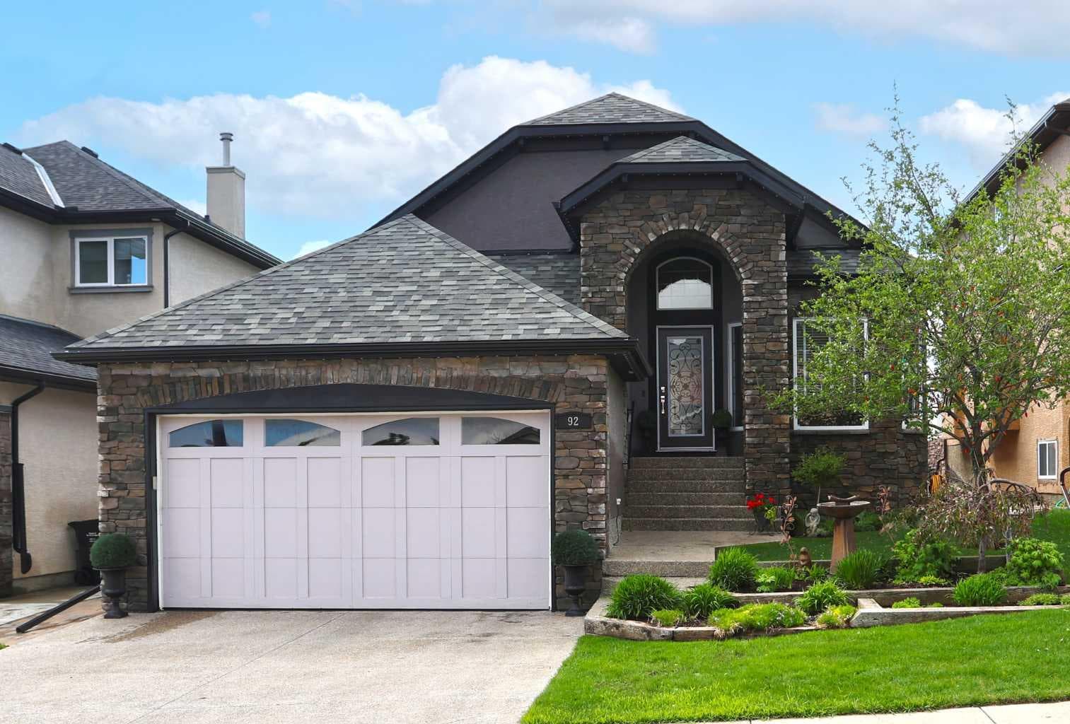 92 Sherwood Rise NW — photo 1