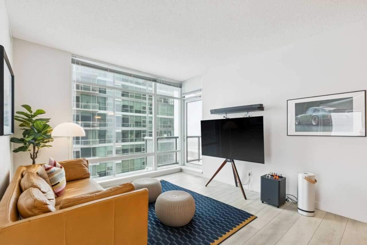 1401, 215 13 Avenue SW — photo 1