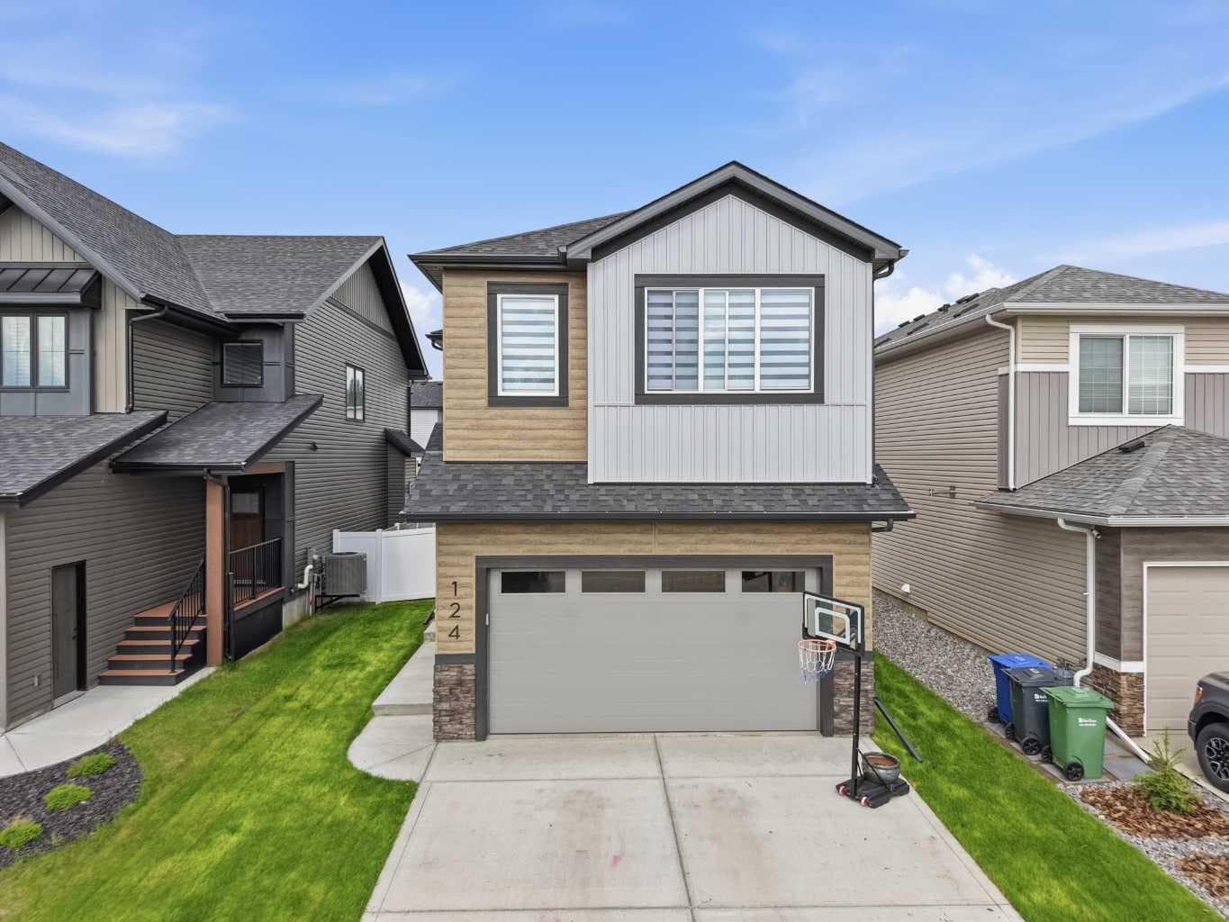 124 Emerald Drive — photo 2