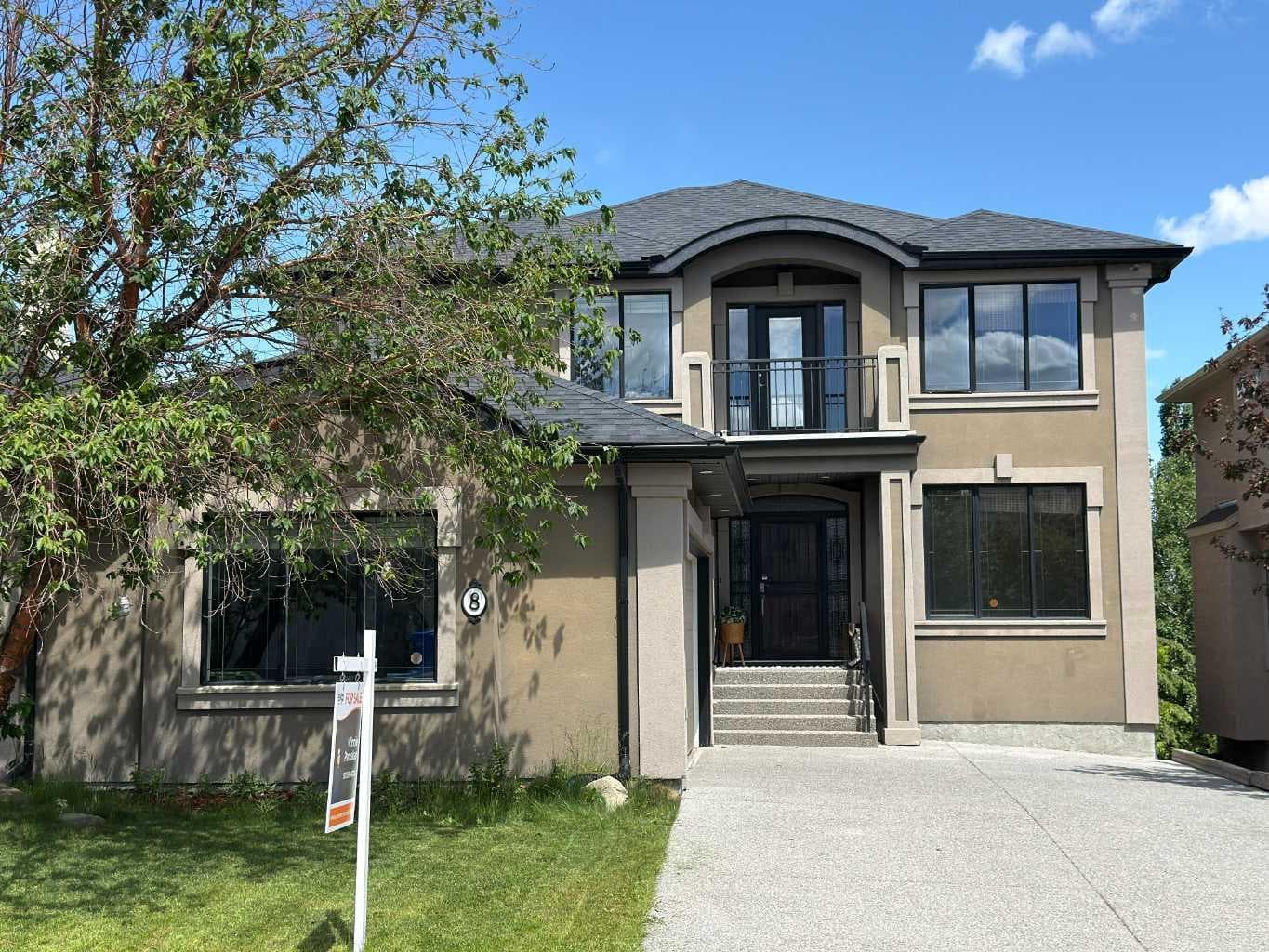 8 Coulee Park SW — photo 1