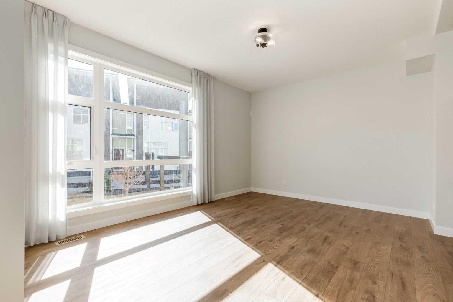 121 Walden Lane SE — photo 2