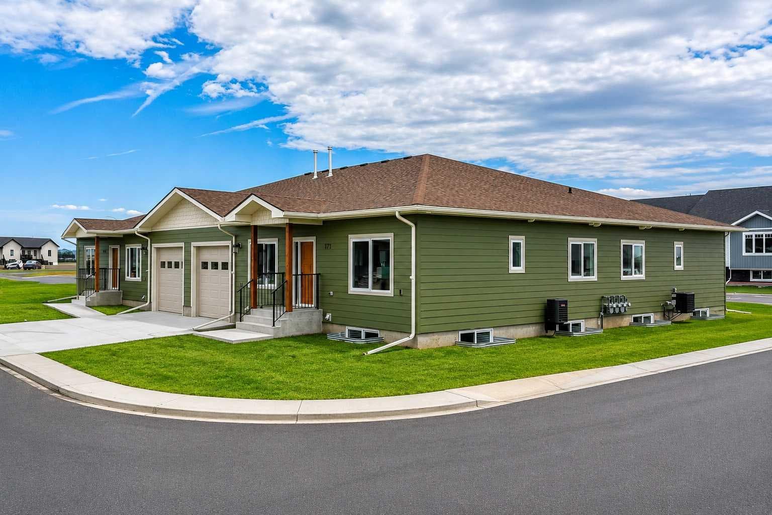 171 Parkview Crescent W — photo 1