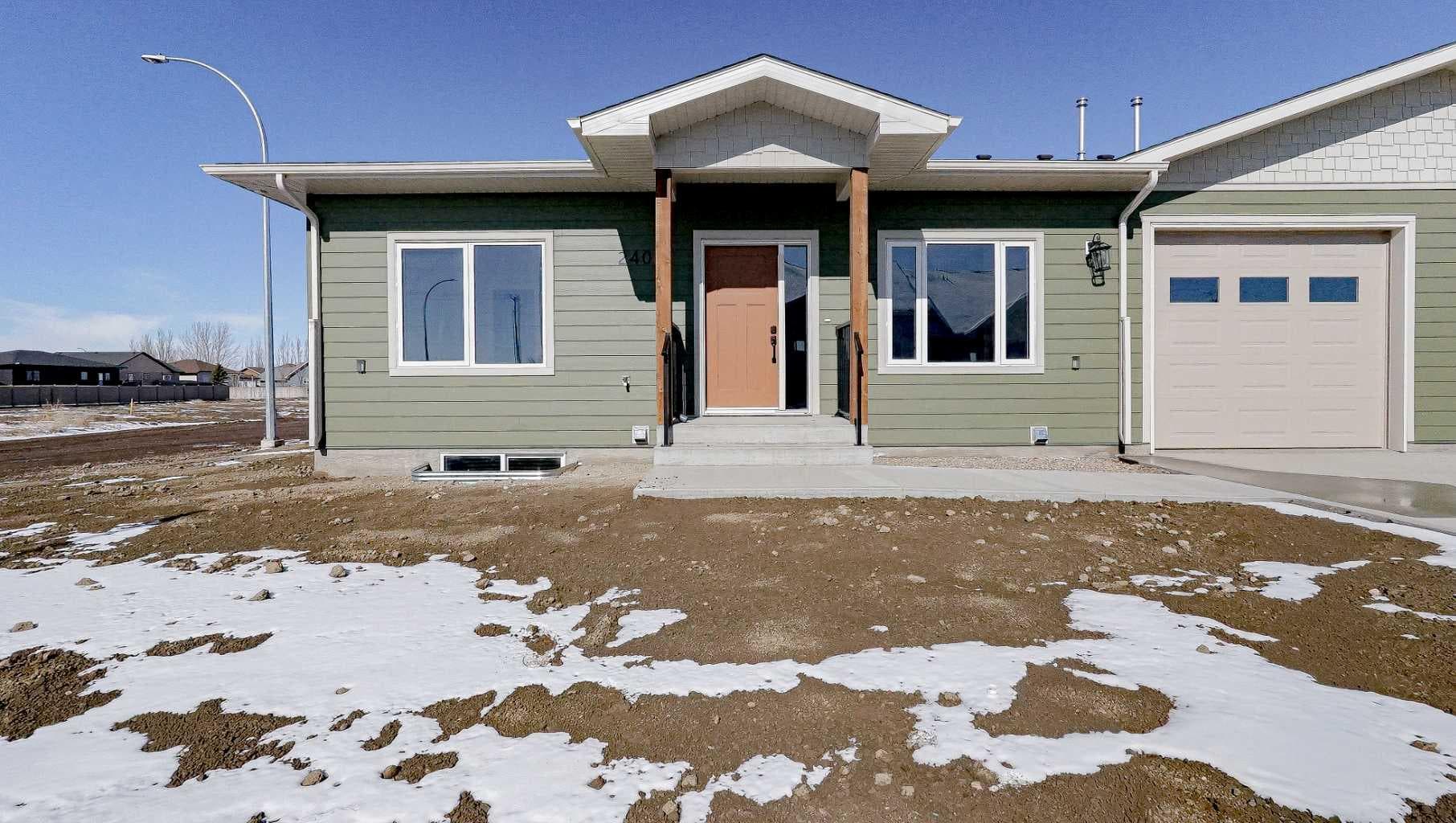 173 Parkview Crescent W — photo 1