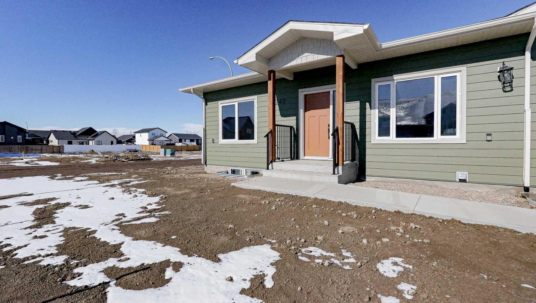 173 Parkview Crescent W — photo 2