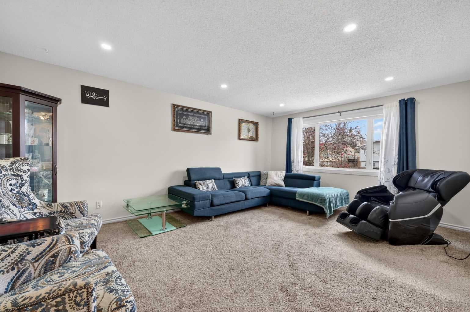 5835 28 Avenue NE — photo 5