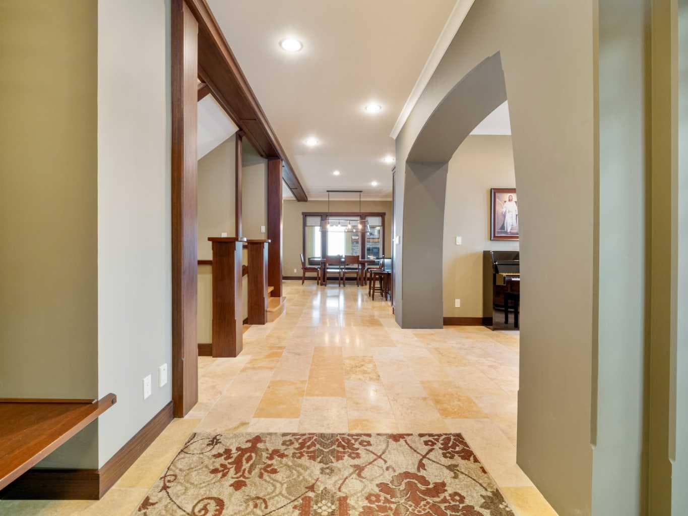 402 Meadow Lark Drive W — photo 4