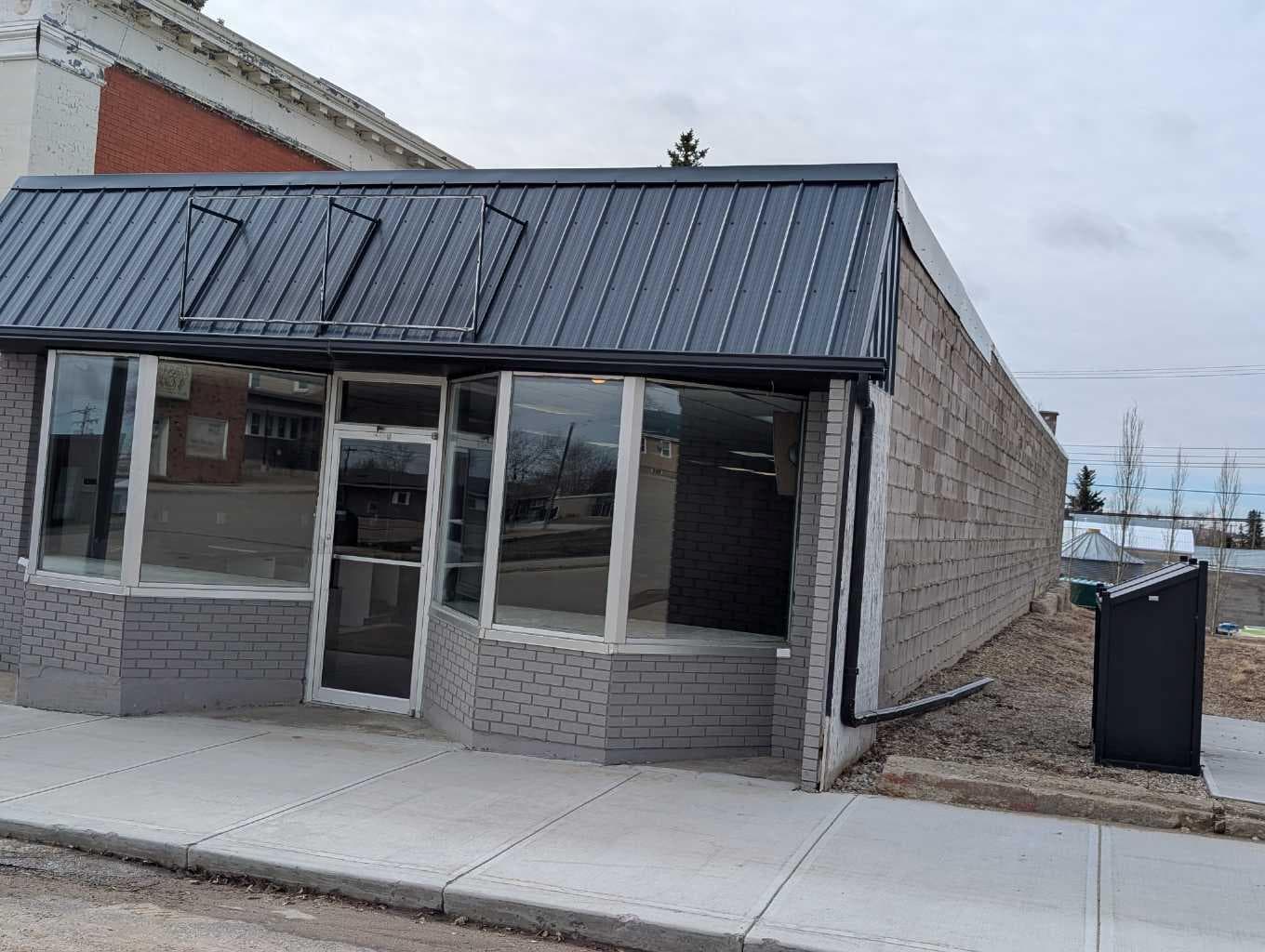 305 Main Street — photo 2