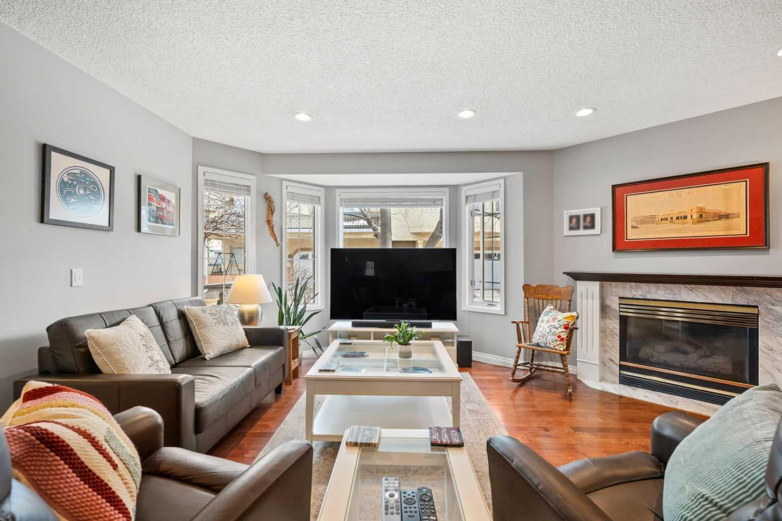 38 Richelieu Court SW — photo 5