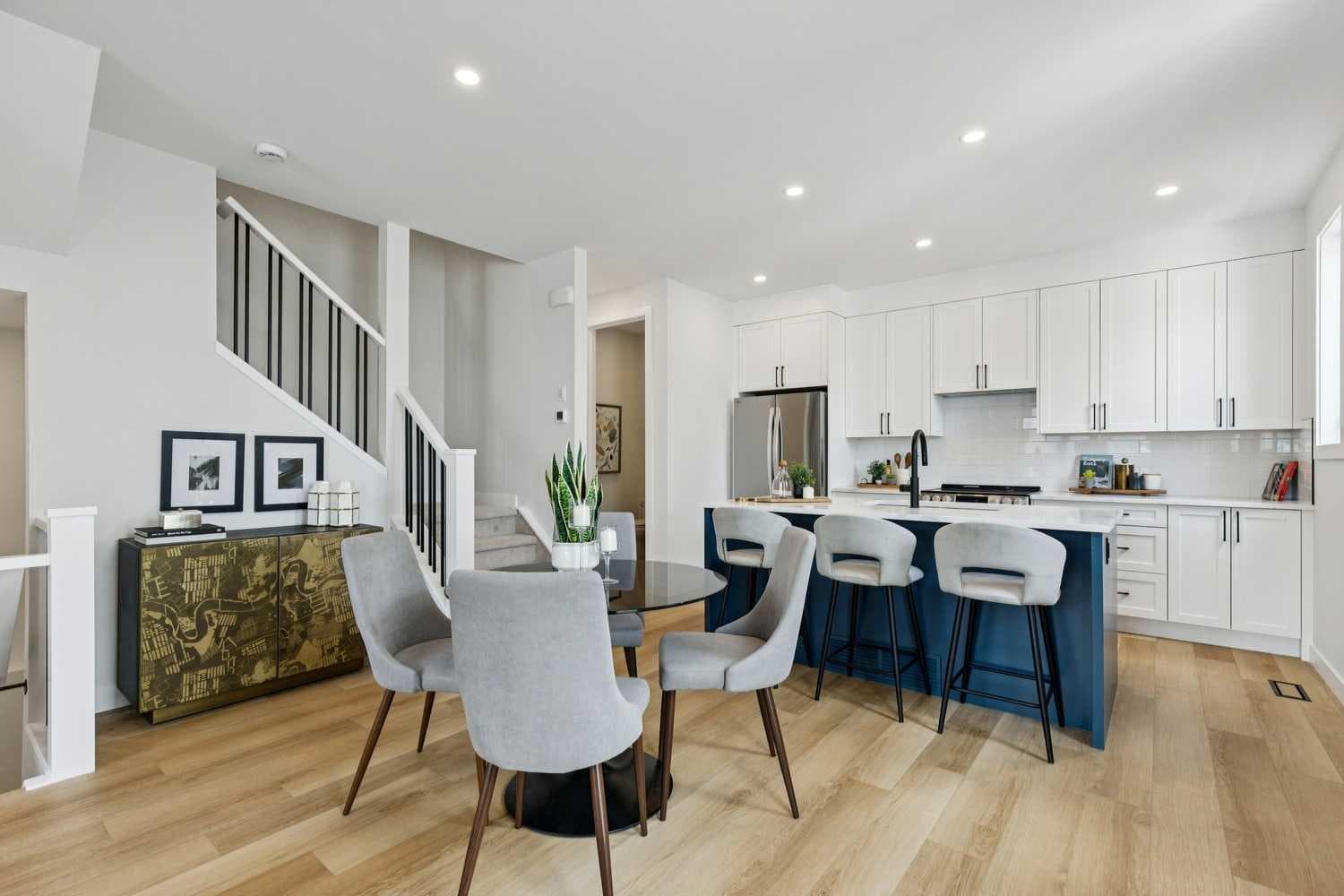 Row/Townhouse in Highland Park