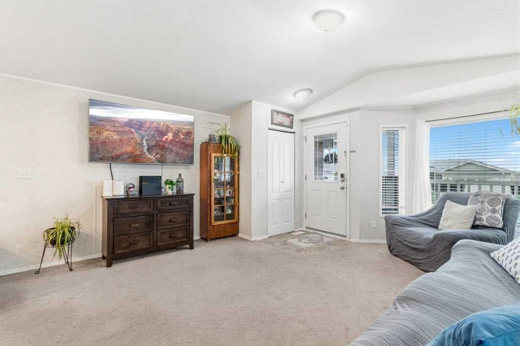 6 Baywood Place — photo 4