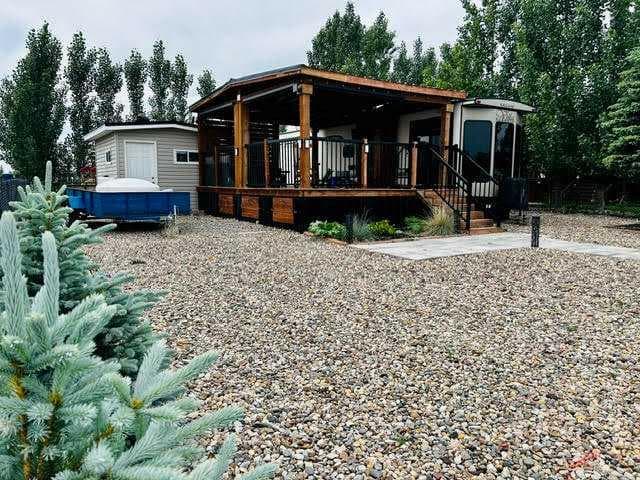 8 Travers Ridge Way — photo 1