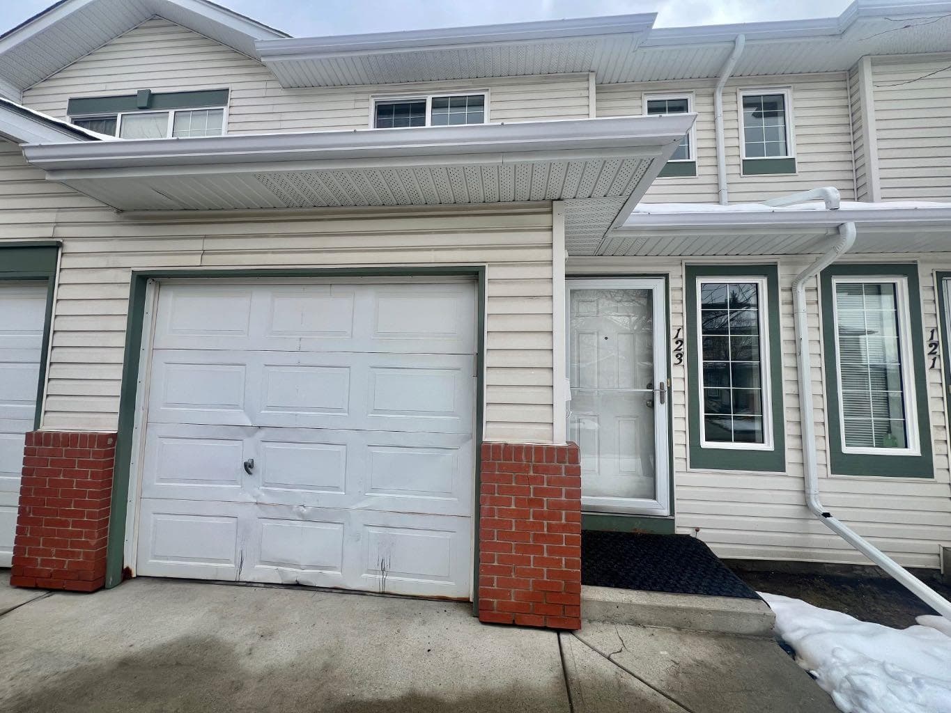 123 Country Hills Villas NW — photo 1