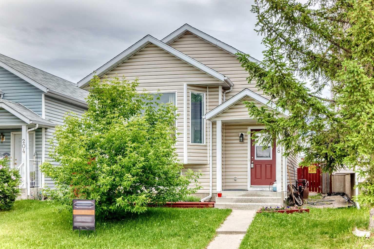 208 Erin Meadow Green SE — photo 1