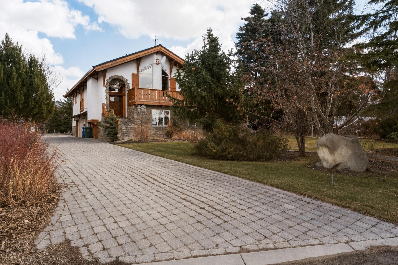 764 East Chestermere Drive — photo 1
