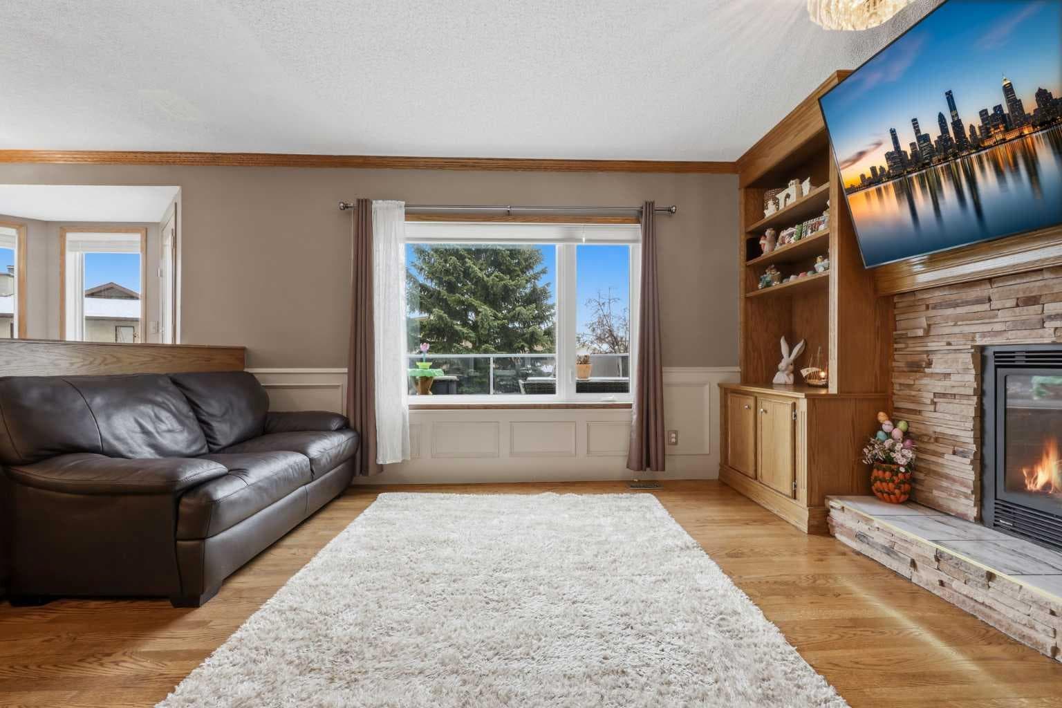 729 Woodbriar Place SW — photo 4