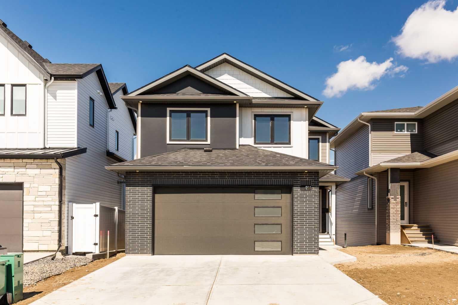 561 Malahat Green W — photo 1