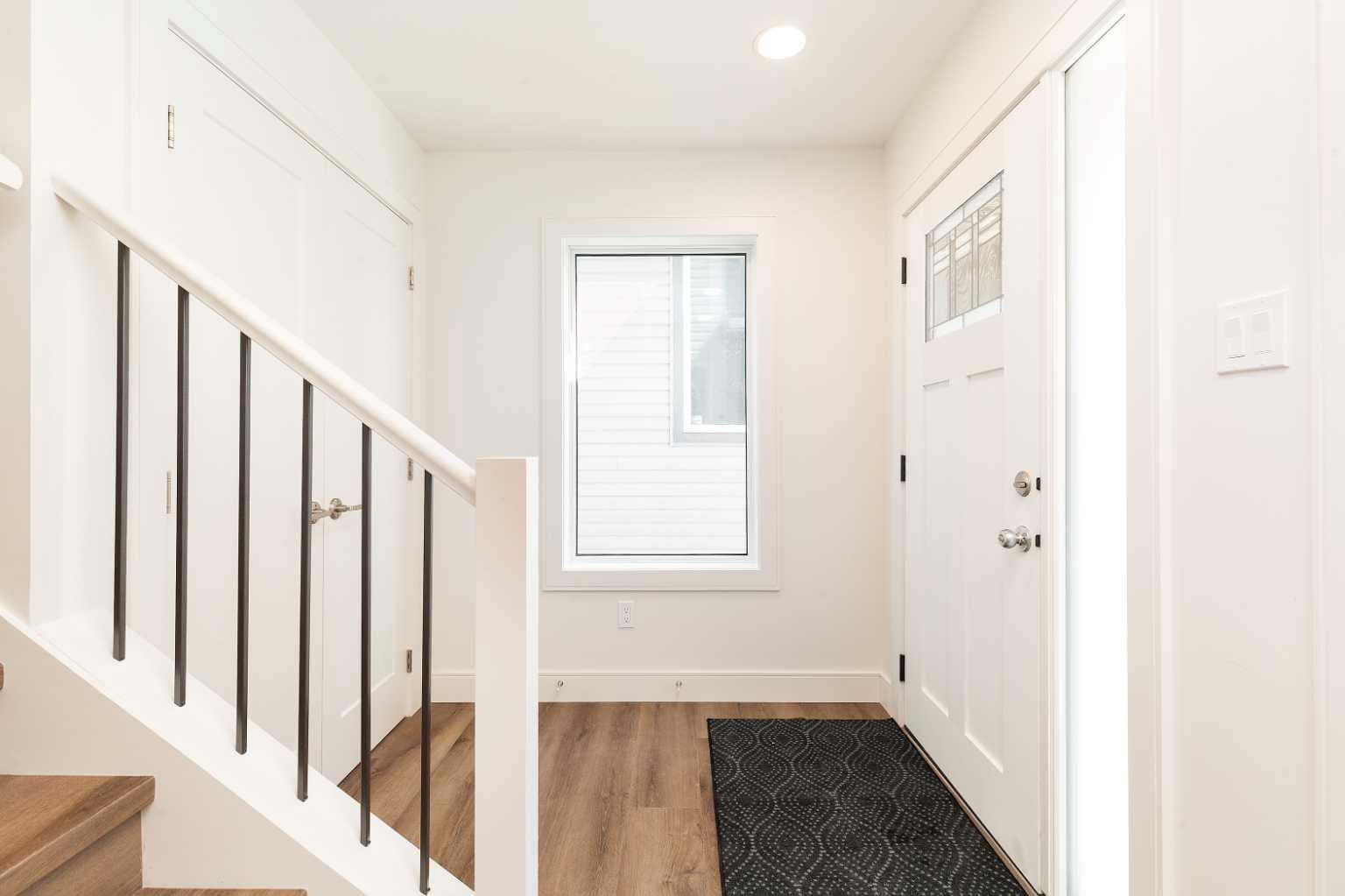 561 Malahat Green W — photo 3
