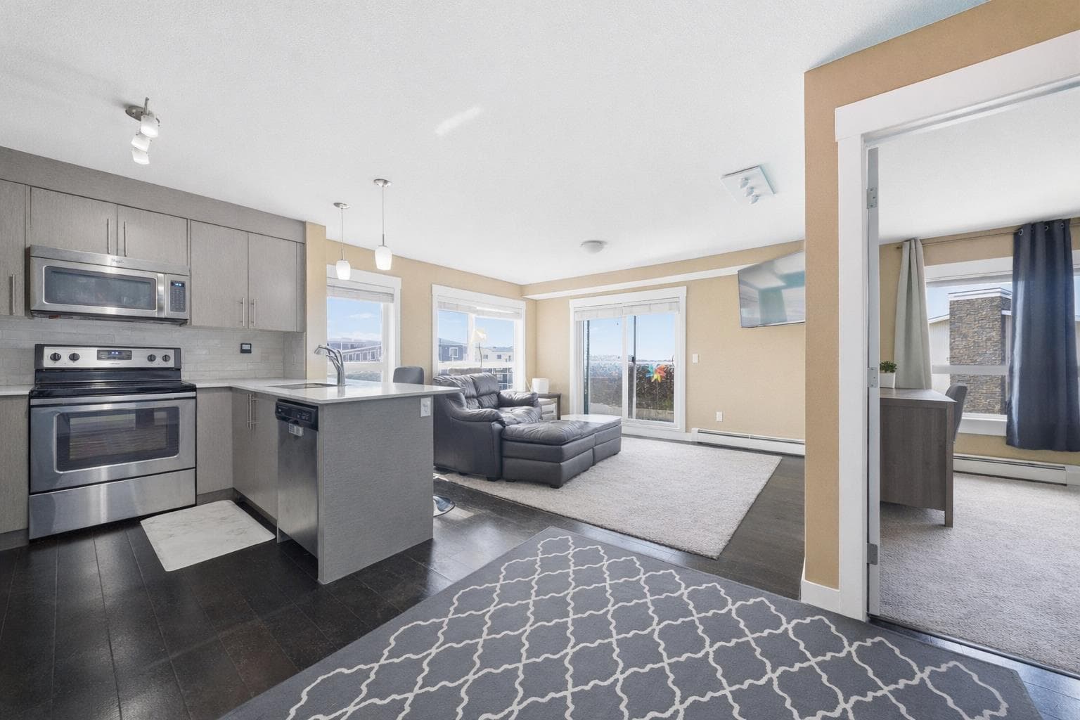 7415, 302 Skyview Ranch Drive NE — photo 3