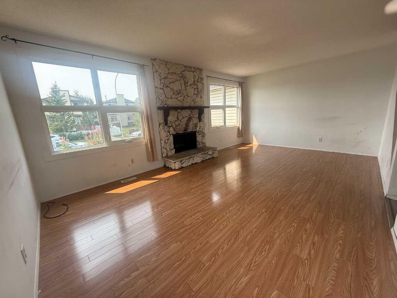 22 Whitman Close NE — photo 4