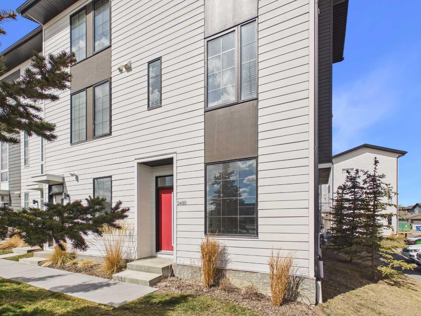 2480 210 Avenue SE — photo 1