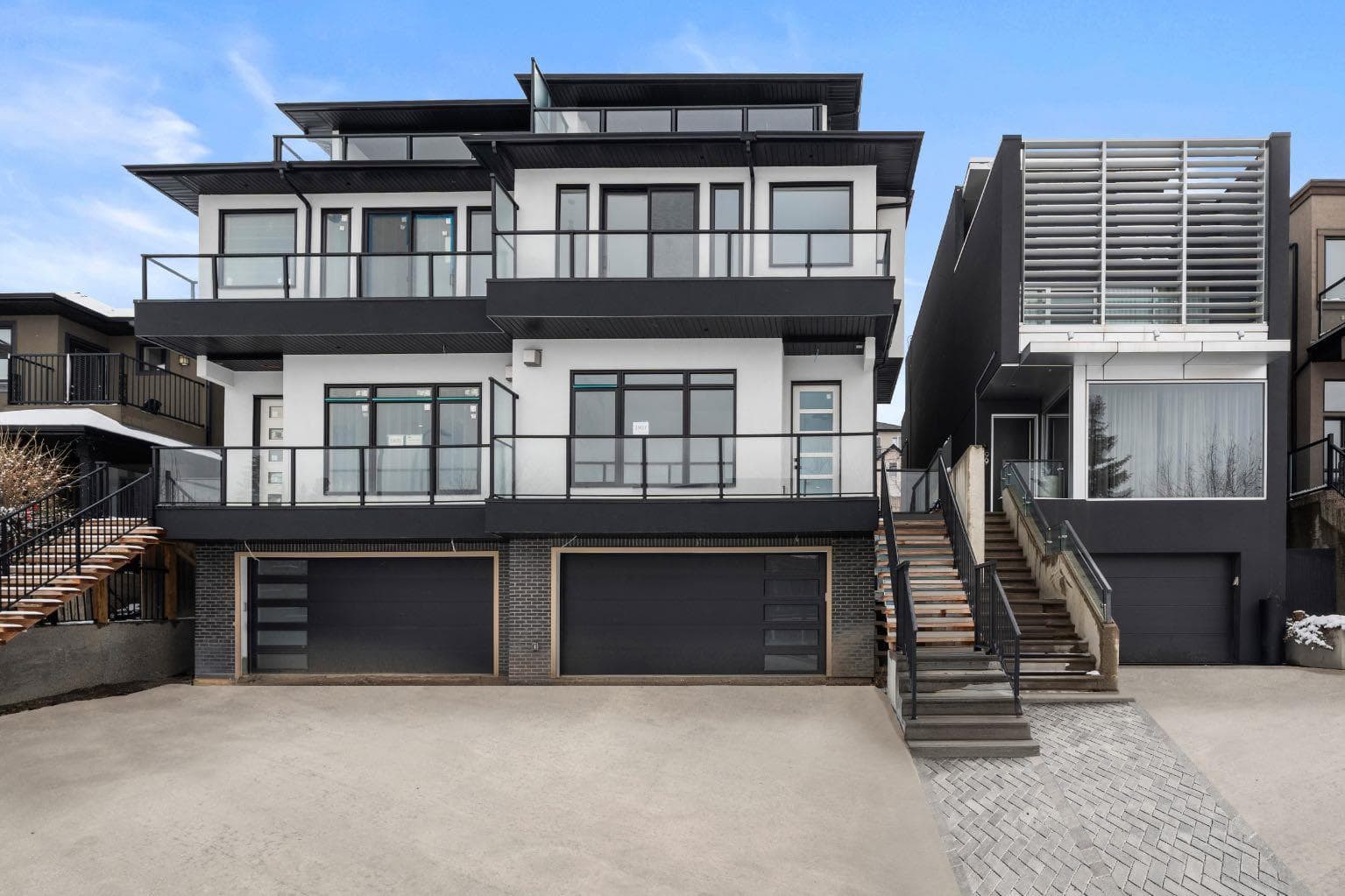 1907 28 Avenue SW — photo 1