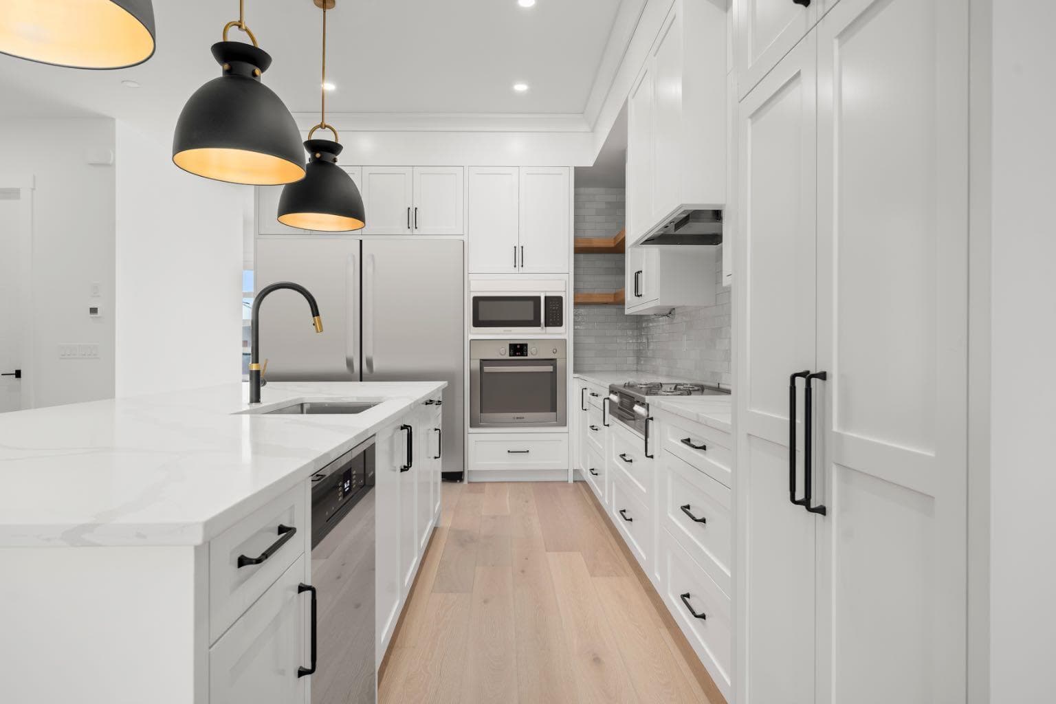 1907 28 Avenue SW — photo 4