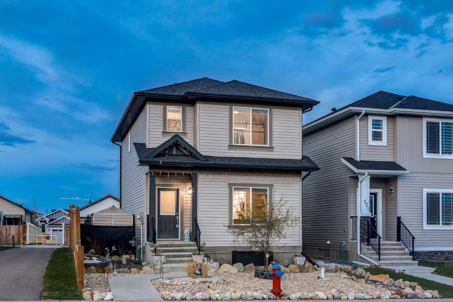 123 DRAKE LANDING Loop — photo 1